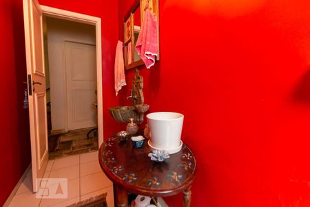 Casa à venda com 320m², 4 quartos e 5 vagas Casa à venda com 320m², 4 quartos e 5 vagasLavabo