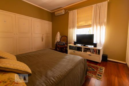 Casa à venda com 320m², 4 quartos e 5 vagas Casa à venda com 320m², 4 quartos e 5 vagasSuíte