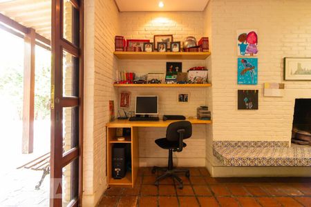 Casa à venda com 320m², 4 quartos e 5 vagas Casa à venda com 320m², 4 quartos e 5 vagasSala de Jogos