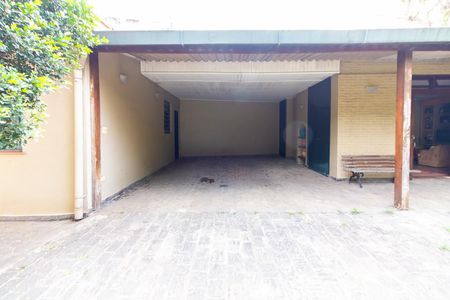 Casa à venda com 320m², 4 quartos e 5 vagas Casa à venda com 320m², 4 quartos e 5 vagasÁrea Externa