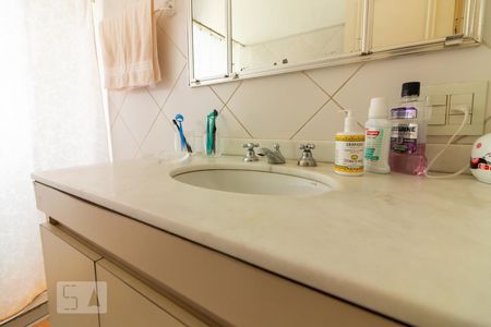 Casa à venda com 320m², 4 quartos e 5 vagas Casa à venda com 320m², 4 quartos e 5 vagasBanheiro