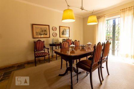 Casa à venda com 320m², 4 quartos e 5 vagas Casa à venda com 320m², 4 quartos e 5 vagasSala de Jantar