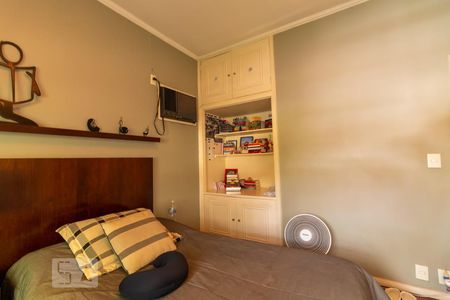 Casa à venda com 320m², 4 quartos e 5 vagas Casa à venda com 320m², 4 quartos e 5 vagasQuarto 1