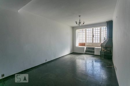 Sala de Estar de casa para alugar com 5 quartos, 200m² em Vila Butantã, São Paulo