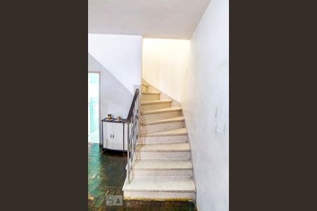 Escada de casa à venda com 3 quartos, 138m² em Paulicéia, São Bernardo do Campo