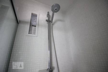 Chuveiro de kitnet/studio para alugar com 1 quarto, 72m² em Vila Andrade, São Paulo