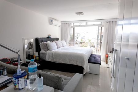 Suite de apartamento à venda com 4 quartos, 220m² em Barra da Tijuca, Rio de Janeiro