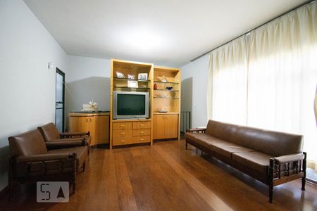 Sala de casa à venda com 5 quartos, 250m² em Jardim Três Marias, São Paulo