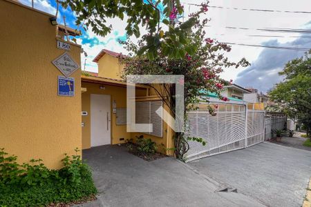 Casa de condomínio à venda com 106m², 3 quartos e 2 vagas Casa de condomínio à venda com 106m², 3 quartos e 2 vagasFachada / Placa