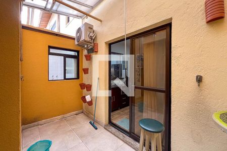 Casa de condomínio à venda com 106m², 3 quartos e 2 vagas Casa de condomínio à venda com 106m², 3 quartos e 2 vagasQuintal