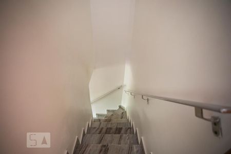 Escadas de casa à venda com 3 quartos, 98m² em Cidade Vargas, São Paulo