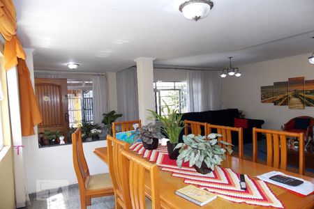 Sala de casa para alugar com 4 quartos, 191m² em Vila Isolina Mazzei, São Paulo