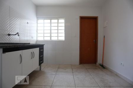 Cozinha de casa de condomínio para alugar com 1 quarto, 45m² em Cipava, Osasco