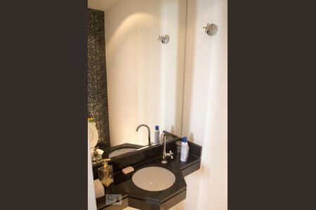 Lavabo de kitnet/studio para alugar com 1 quarto, 89m² em Vila Suzana, São Paulo