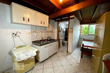 Sala e cozinha de kitnet/studio para alugar com 1 quarto, 18m² em Vicentina, São Leopoldo