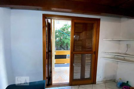 Sala e cozinha de kitnet/studio para alugar com 1 quarto, 18m² em Vicentina, São Leopoldo