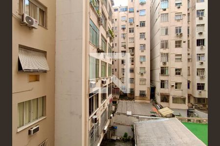 Sala vista  de apartamento à venda com 2 quartos, 75m² em Copacabana, Rio de Janeiro