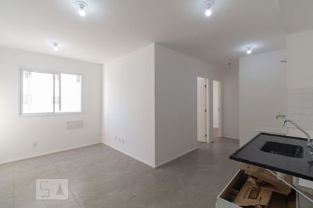 Sala e cozinha de apartamento à venda com 2 quartos, 40m² em Sítio da Figueira, São Paulo