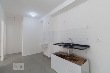 Sala e cozinha de apartamento à venda com 2 quartos, 40m² em Sítio da Figueira, São Paulo