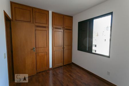 Quarto 1 de apartamento para alugar com 3 quartos, 115m² em Santo Antônio, Belo Horizonte