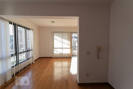 Sala de apartamento para alugar com 3 quartos, 115m² em Santo Antônio, Belo Horizonte