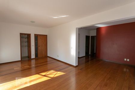 Sala de apartamento para alugar com 3 quartos, 115m² em Santo Antônio, Belo Horizonte