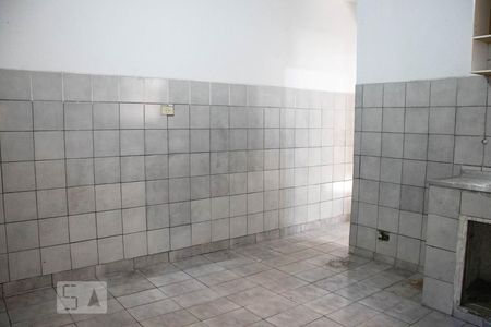 Cozinha de casa para alugar com 1 quarto, 27m² em Vila Fachini, São Paulo