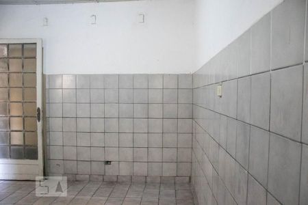 Cozinha de casa para alugar com 1 quarto, 27m² em Vila Fachini, São Paulo