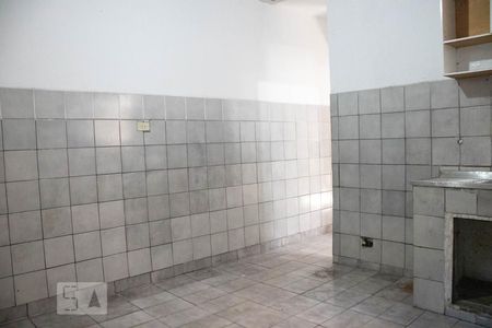 Cozinha de casa para alugar com 1 quarto, 27m² em Vila Fachini, São Paulo