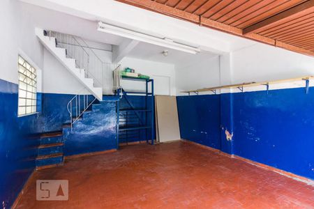 Garagem de casa para alugar com 2 quartos, 65m² em Vila Paulicéia, São Paulo