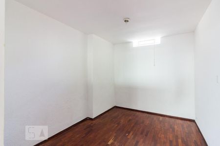 Quarto 1 de casa para alugar com 2 quartos, 65m² em Vila Paulicéia, São Paulo