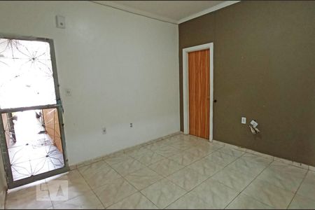 Sala de casa para alugar com 2 quartos, 50m² em Qr 406, Brasília