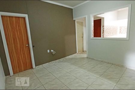 Sala de casa para alugar com 2 quartos, 50m² em Qr 406, Brasília