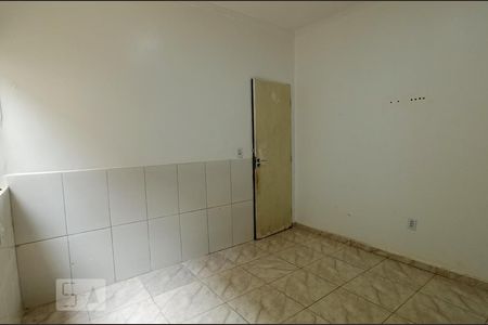 Quarto 2 de casa para alugar com 2 quartos, 50m² em Qr 406, Brasília