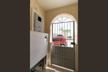 Entrada de casa para alugar com 2 quartos, 75m² em Cambuci, São Paulo