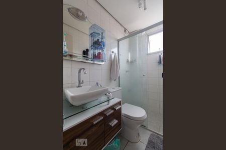 Banheiro de apartamento para alugar com 2 quartos, 55m² em Vila Regente Feijó, São Paulo