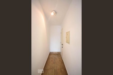 Hall de entrada de apartamento para alugar com 2 quartos, 64m² em Vila Sônia, São Paulo