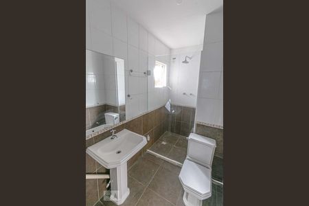 Banheiro de casa para alugar com 1 quarto, 35m² em Vila Nova, Porto Alegre