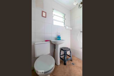 Casa para alugar com 900m², 5 quartos e 6 vagas Casa para alugar com 900m², 5 quartos e 6 vagasBanheiro Terceiro Pavimento