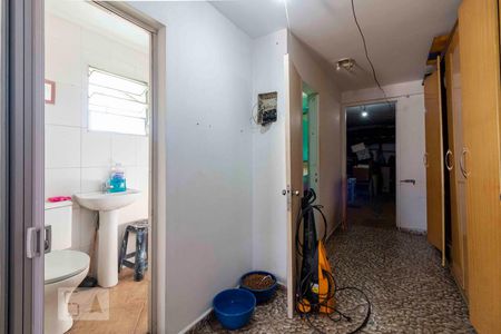 Casa para alugar com 900m², 5 quartos e 6 vagas Casa para alugar com 900m², 5 quartos e 6 vagasBanheiro e Despensa - Terceiro Pavimento