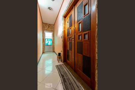 Casa para alugar com 900m², 5 quartos e 6 vagas Casa para alugar com 900m², 5 quartos e 6 vagasCorredor e Acesso Casa Fundos