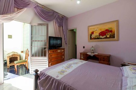 Casa para alugar com 900m², 5 quartos e 6 vagas Casa para alugar com 900m², 5 quartos e 6 vagasQuarto 1 - Suite Segundo Pavimento