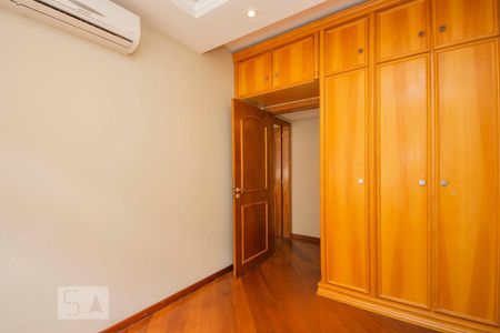 Quarto 1 de apartamento para alugar com 2 quartos, 90m² em Auxiliadora, Porto Alegre