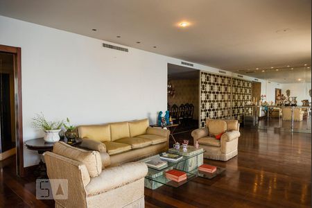 Apartamento à venda com 371m², 3 quartos e 4 vagasSala