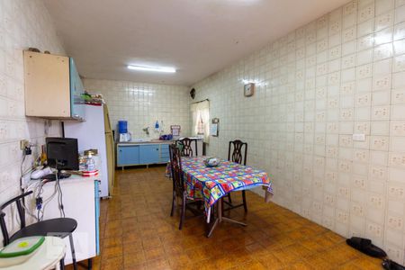 Casa à venda com 190m², 4 quartos e 2 vagas Casa à venda com 190m², 4 quartos e 2 vagasCozinha