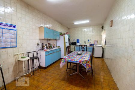 Casa à venda com 190m², 4 quartos e 2 vagas Casa à venda com 190m², 4 quartos e 2 vagasCozinha