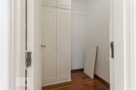 Apartamento para alugar com 200m², 4 quartos e 2 vagas Apartamento para alugar com 200m², 4 quartos e 2 vagasÁrea de Serviço