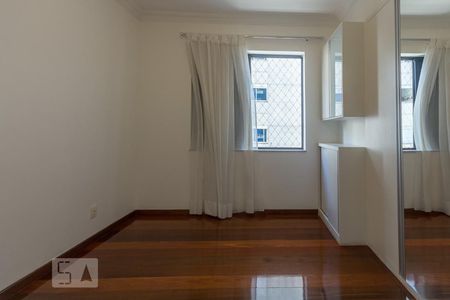 Apartamento para alugar com 200m², 4 quartos e 2 vagas Apartamento para alugar com 200m², 4 quartos e 2 vagasQuarto 3