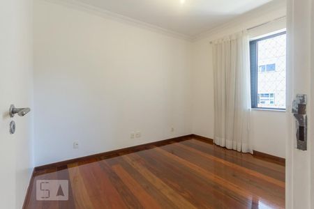 Apartamento para alugar com 200m², 4 quartos e 2 vagas Apartamento para alugar com 200m², 4 quartos e 2 vagasQuarto 3