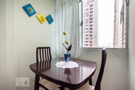 Sala de apartamento para alugar com 1 quarto, 55m² em Boqueirão, Santos